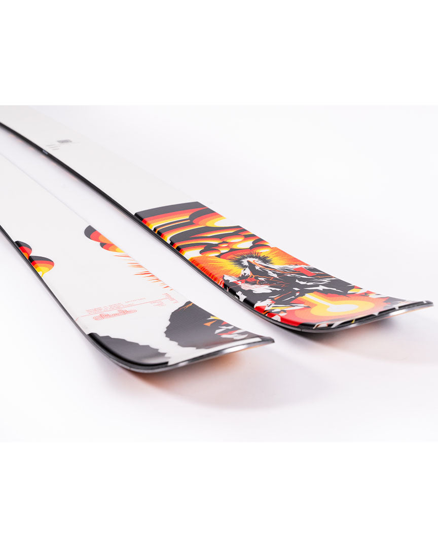 Studio 1 A-Hall Skis 2025