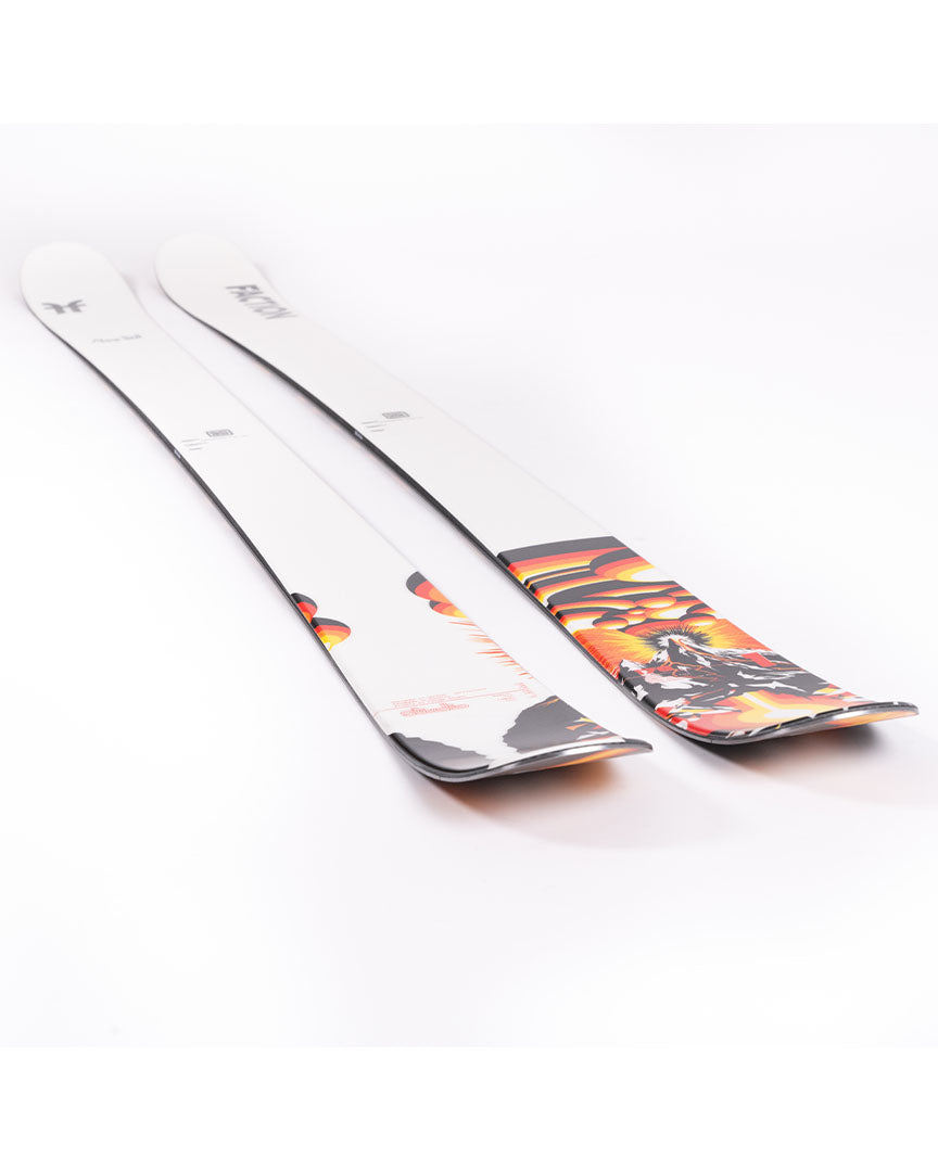 Skis Studio 1 A-Hall 2025